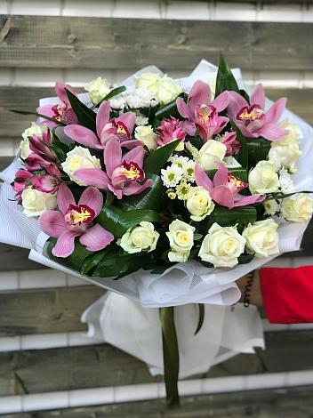 Букет цветов из: Розы и Хризантемы в Ак-Довураке