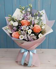 Букет цветов из:  Лизиантусы, Розы, Альстромерии и Гипсофила в Ак-Довураке