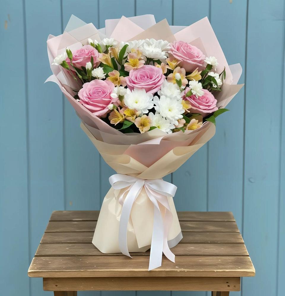 Букет цветов из: Гвоздики, Орхидеи и Розы в Ак-Довураке