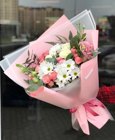Букет цветов из: Розы, Лизиантусы и Хризантемы в Ак-Довураке